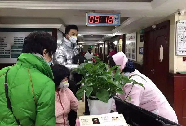 默默無(wú)聞的雙線作戰(zhàn)“逆行者”