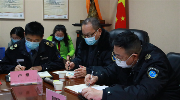 武漢市衛(wèi)生計(jì)生執(zhí)法督察總隊(duì)第三黨支部聯(lián)合武漢仁愛醫(yī)院黨支部開展主題黨日活動 !